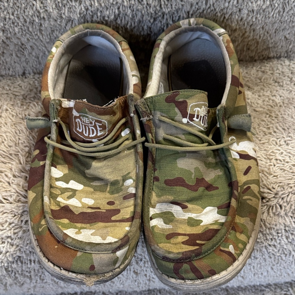 Hey Dude Mens Size 11 Camouflage Shoes Slip on